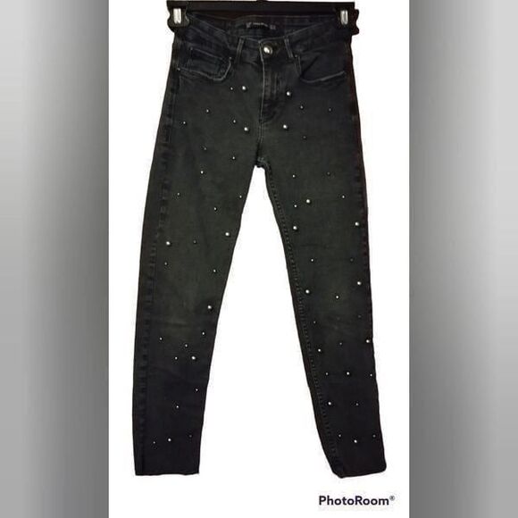 Zara Gray Beaded Cropped Distressed Jeans Raw Hem Tagged Sz 6 - Picture 1 of 9